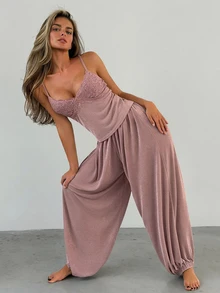 Livesso 女款蕾絲拼接細肩帶上衣與長褲休閒居家服套裝 睡衣家居服 灰粉色 - 粉色 - 查看 5