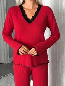 SHEIN طقم بيجامة قطني محبوك بأضلاع من قطعتين باللون الأحمر، تي شيرت نوم بأكمام طويلة مع دانتيل متباين + بنطال طويل، ملابس منزلية كاجوال للاسترخاء - الأحمر - مشاهدة 4