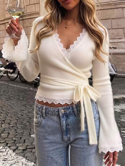 valorelle valorelle Damens vit stickad wrap-topp i fuskpäls för höst/vinter, kort cardigan med spetskant, V-ringning, klockärm, bälte och slim fit, lämplig för dejt, utekväll, daglig streetstyle och klubbkläder