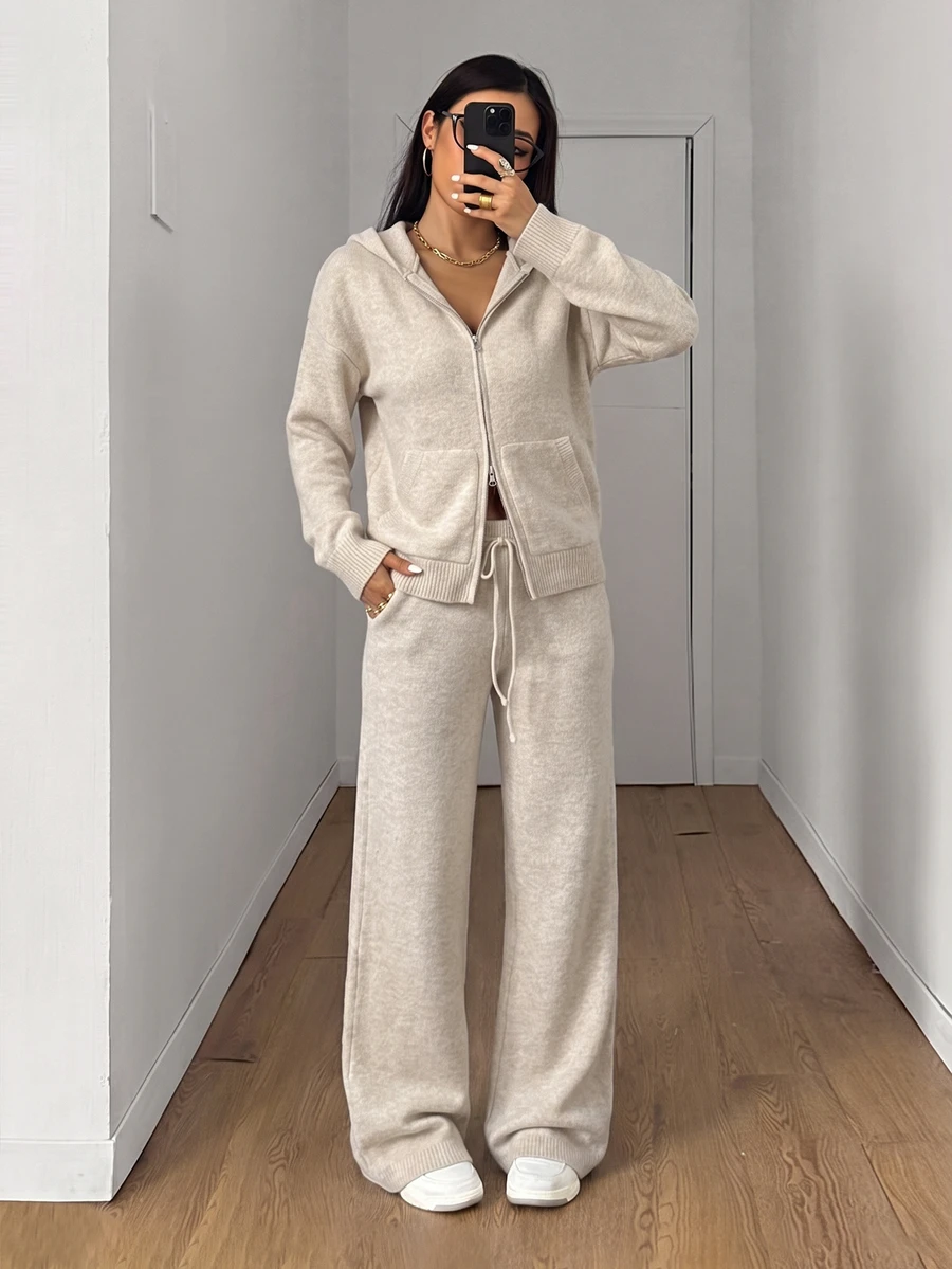 StreetHx 女款時尚街頭酷感兩件套 百搭風格 拉鍊連帽開襟衫 休閒寬鬆低腰毛衣褲 - 杏色 - 查看 1