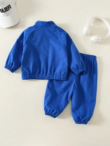 SHEIN 男嬰幼兒 2件組 秋冬加厚抓絨內裡休閒時尚運動風克萊因藍夾克套裝，工裝風套裝，嬰兒冬季穿搭，街頭風運動服 - 寶藍色 - 查看 2
