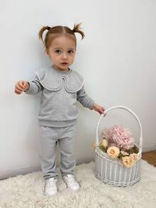 SHEIN Playful Pals Baby Girl Sweet Grey 2 Piece Outfits Cute Pearl Ruffle Doll Collar Long Sleeve Sweatshirt And Sweatpants Set Casual Kids Winter Pullover Suit - Grey - View 4