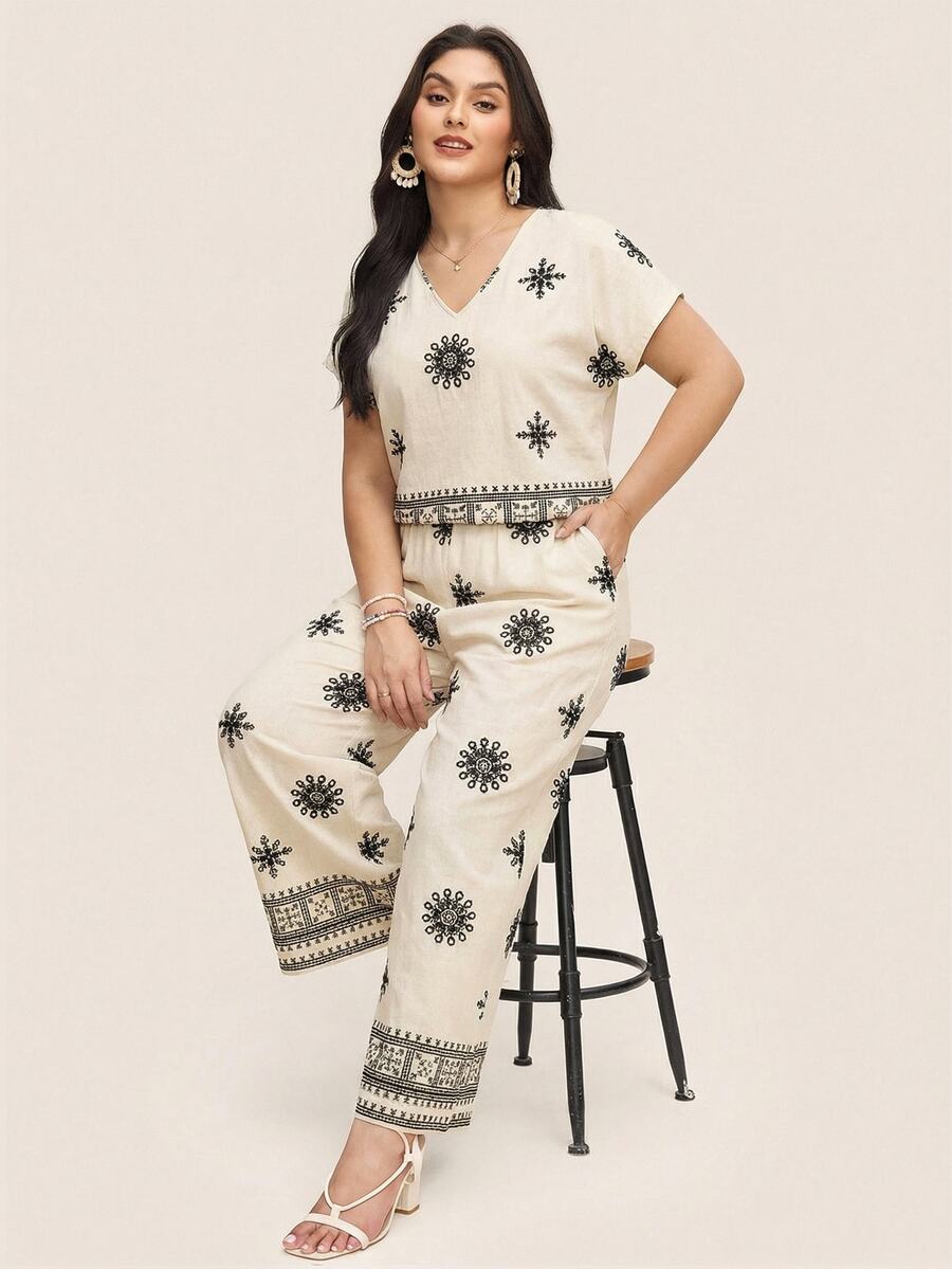 Comfylo 2pcs/Set Plus Size Short Sleeve V-Neck T-Shirt And Pants Elegant Bohemian Casual Women Minimalist Summer Boho Vacation Formal Beach Black And White