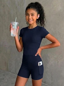 SHEIN 青少年女孩休閒日常百搭舒適運動風網球瑜伽套裝，甜美短袖上衣搭配側口袋短褲運動套裝 - 藏蓝色 - 查看 2