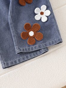 SHEIN Playful Pals 2 Pieces Set For Young Girls Brown Knit Crew Neck Short Sleeve T-Shirt White Floral Patch Washed Blue Denim Jeans Summer 7th Birthday Baby - Brown - View 7