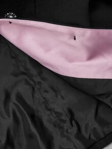 SHEIN MOD طقم بدلة كاجوال نسائي مكون من جاكيت بأكمام طويلة مزين بفيونكة وألوان متباينة مع تنورة قصيرة - الأسود - مشاهدة 12