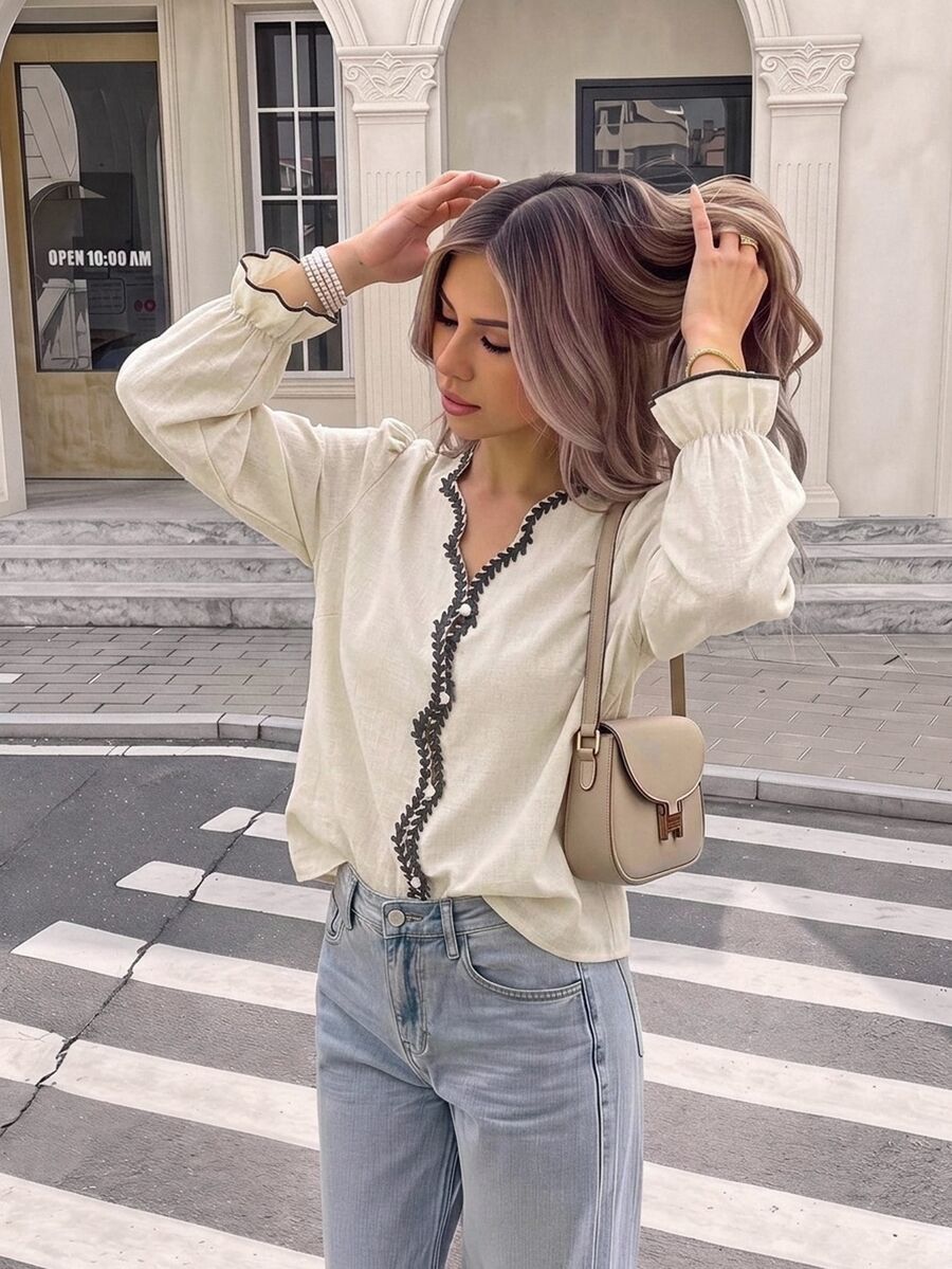 Serisse Áo blouse thêu tay tay chuông phong cách đường phố nữ - Màu be - Xem 1