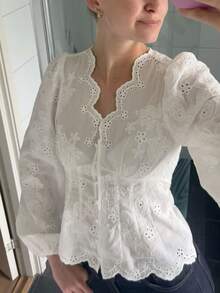 Serisse 女款白色花卉刺繡長袖襯衫，優雅鈕扣前襟修身腰線波浪邊上衣，適合派對、婚禮賓客、外出、工作辦公室、秋季穿著 - 白色 - 查看 7