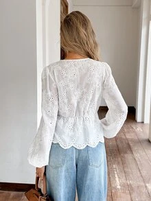 Serisse 女款白色花卉刺繡長袖襯衫，優雅鈕扣前襟修身腰線波浪邊上衣，適合派對、婚禮賓客、外出、工作辦公室、秋季穿著 - 白色 - 查看 3