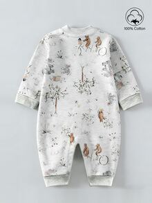 SHEIN Vintaside Kids 这款柔软舒适的长袖婴儿连体衣专为0-18个月的男婴设计，采用2026春夏新款时尚基础款，做工精良，饰有可爱的森林大象派对数码印花，充满萌趣气息。它是一款新生儿一体式服装，采用全开襟按扣设计，方便穿脱，适合宝宝日常休闲、度假和旅行穿着。 - 淺灰色 - 查看 3