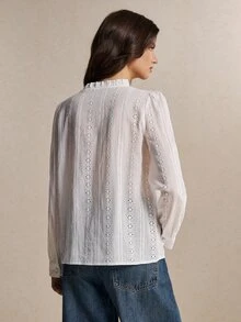 Poéselle 女款白色棉質鏤空刺繡襯衫－荷葉領前開扣長袖棉質襯衫休閒上衣基礎款外出上衣 - 白色 - 查看 4