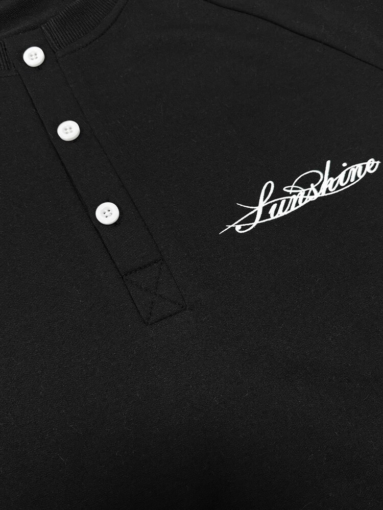 SLATEMANN Men's T-Shirt, Button Half-Placket Design, Handwritten English Print, Loose Fit, Raglan Sleeve T-Shirt, Men's Autumn/Winter Long Sleeve T-Shirt, T-Shirt Fabric, Casual Comfortable Versatile, Suitable For Outings, Commuting, Street Style, Commuting, Travel, Vacation, Daily Wear, Etc. - Black - View 6