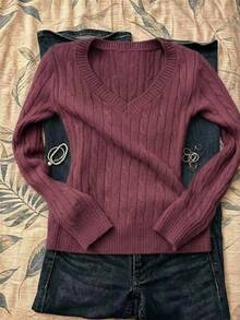 IslaSuriya Brick Red Vintage Sweet & Spicy V-Neck Fitted Knit Sweater, Suitable For Daily Wear, School And Street Style - Rose Red - View 5