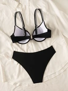 SHEIN Swim 經典黑色底色搭配俐落白色條紋飾邊，抓褶鋼圈罩杯貼合胸型不空杯，細肩帶舒適支撐不勒肩，下腰帶與同系列條紋相呼應，打造協調時尚造型，適合度假、海灘、派對、泳池場合 - 黑與白 - 查看 2