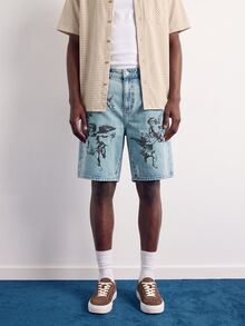 VOXRYNE Men's Streetwear Gothic Style Angel Print Washed Denim Shorts - Medium Wash - View 2