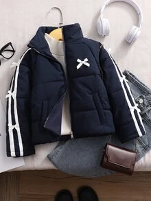 SHEIN Chaqueta acolchada con cuello alto para niñas preadolescentes, decoración con lazo & rayas laterales, abrigo acolchado cálido con cremallera, ropa de abrigo casual y preppy para otoño e invierno - Azul Marino - Ver 1