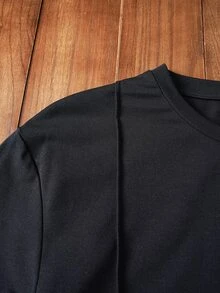Manfinity RebelGame Men's Casual Textured Fabric Short Sleeve T-Shirt, Everyday Versatile Wardrobe Staple Basic Style, Daily Essential All-Match Vacation Father's Day Gifts, Football - Black - View 7