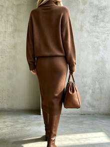 Cévolie Set Atasan dan Rok Rajut Lengan Panjang Warna Polos untuk Wanita - Coffee Brown - View 5