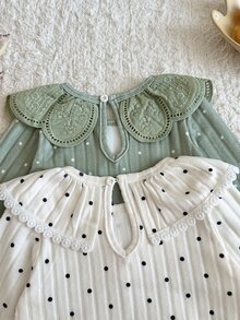 SHEIN 女嬰甜美波點長袖T恤多件套裝，春秋嬰幼兒荷葉邊大領內搭上衣，適合女嬰日常休閒、公園散步、家庭出遊，白色波點款柔軟甜美，綠色鏤空領款清新時尚 - 彩色 - 查看 10