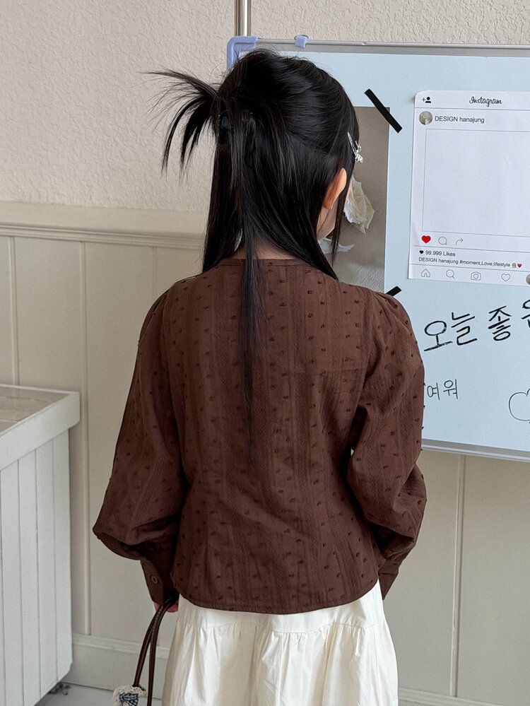 Dazy Kids 少女復古鈕扣刺繡鏤空蝴蝶結裝飾襯衫 - 咖啡棕 - 查看 2