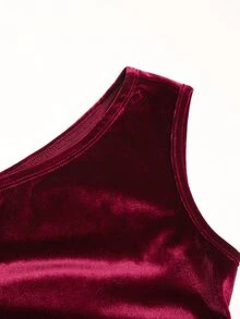 SHEIN 酒紅色天鵝絨不對稱單肩無袖女款洋裝，腰側百褶設計，荷葉邊下擺，修身短版派對雞尾酒洋裝 - 酒紅色 - 查看 2