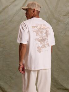 Oversized "Musero Studios" 圖案印花 T-shirt 秋冬街頭風層次穿搭 - 白色 - 查看 4