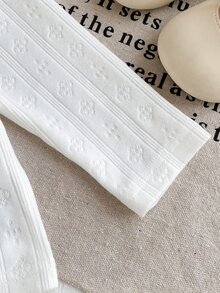 SHEIN 1件幼女襯衫上衣，甜美白色荷葉邊蕾絲領，花卉鏤空設計，長袖圓領薄款，生日春季假期公主復古時尚風 - 米色 - 查看 6