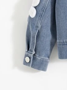 SHEIN 1件女款甜美可愛風水洗藍色斜紋織布3D毛巾刺繡白色與紫色對比大花飾領單排扣胸袋開襟長袖短夾克，適中厚度寬鬆版型，適合日常外出、返校、購物、旅行、聚會，春秋穿搭百搭外套 - 藍色 - 查看 7
