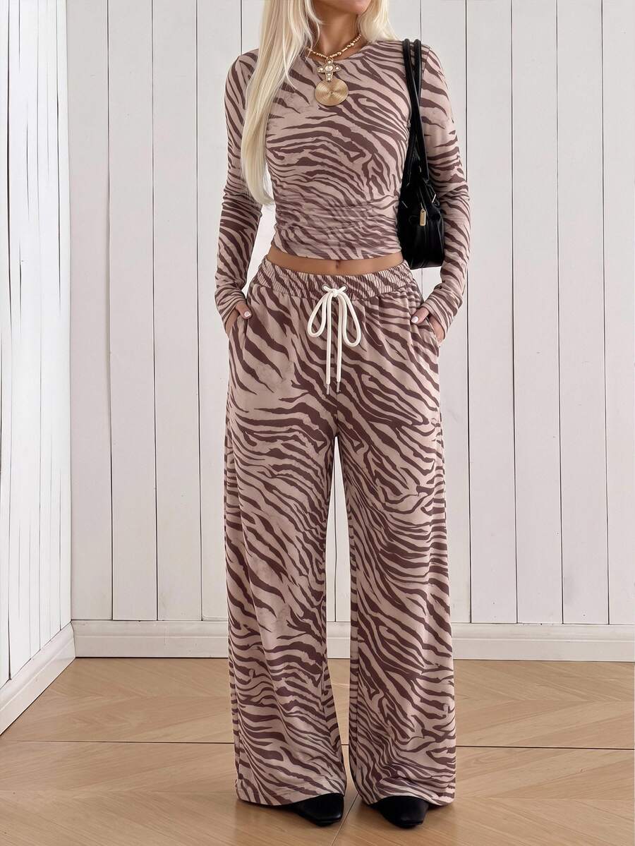 SHEIN EZwear Autumn New Vintage Brown Zebra Print Pattern Ruched Long Sleeve T-Shirt And Pants 2 Pieces Set, Vintage Collegiate Style, Suitable For Autumn/Winter, Graduation Season, Back To School, Party, Gathering - Multicolor - View 1
