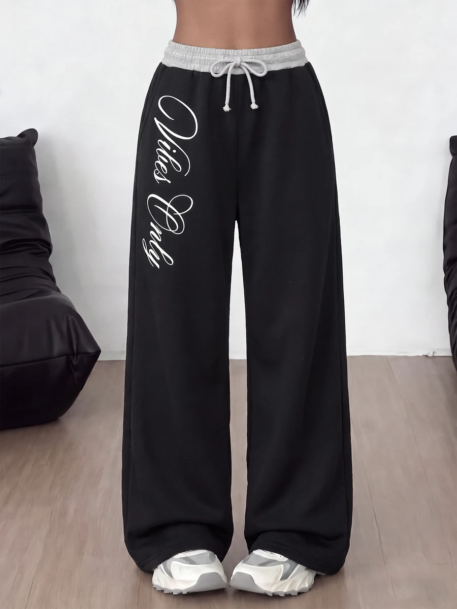 SHEIN Tween Girl Knitted Loose Color Block Waist Letter Print Casual Drawstring Pocket Wide Leg Sweatpants, Black Comfy Pants - Black - View 1