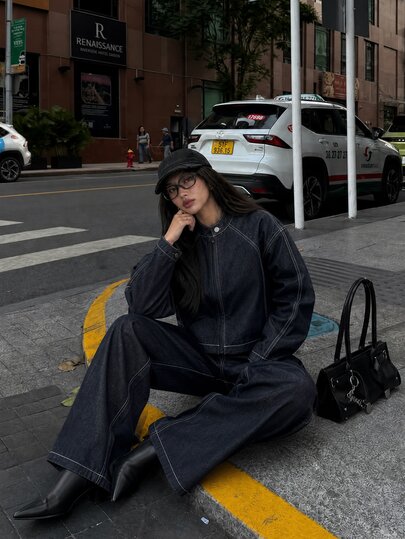 Livesso Setelan Denim Wanita Model Jaket Pendek dan Celana Panjang untuk Acara Sehari-hari dan Malam, Warna Biru Tua, Gaya Kasual Musim Gugur, Streetwear.