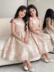 SHEIN 花童高档纹理面料蝴蝶结露肩A字短裙，适合婚礼、舞会、生日派对、宴会等场合。 - 紫色 - 查看 1
