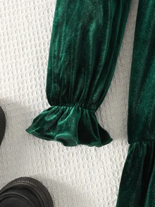 SHEIN Gaun Anak Perempuan Remaja, Gaun Pesta Natal, Gaun Pesta Musim Gugur, Gaun Beludru Hijau Polos Berkerut, Gaun Piknik Musim Gugur Lengan Panjang dengan Hiasan Berkerut dan Rumbai - Dark Green - View 5