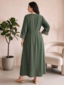 Al Najma 大尺碼女款綠色鈕扣設計蕾絲袖口優雅Ninang端莊休閒阿拉伯風洋裝 正式泰國度假秋季杜拜度假 - 軍綠色 - 查看 2