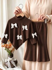 SHEIN 女童春秋冬休閒棕色兩件套，不對稱高領長袖針織上衣配白色3D蝴蝶結裝飾，搭配棕色休閒喇叭褲，優雅大方，適合返校、日常穿著、外出、聚會等多種場合 - 棕色 - 查看 8