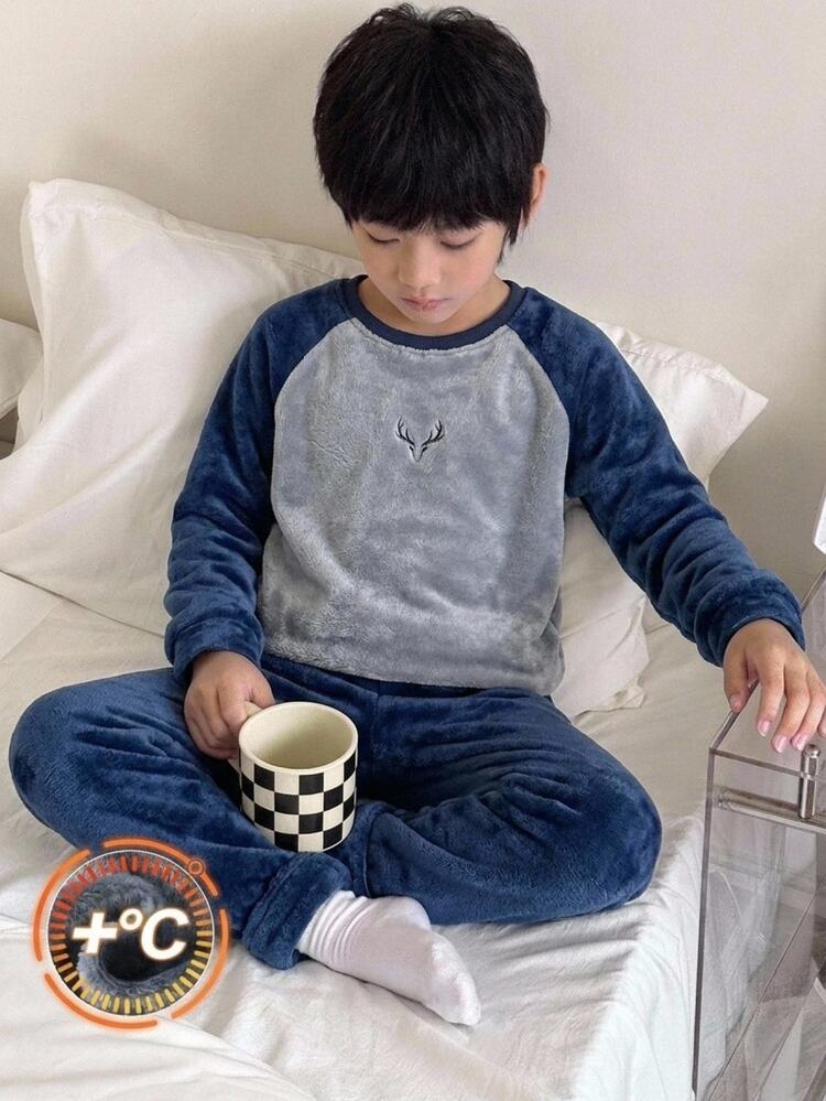 SHEIN 青少年男孩拼色拼接字母刺繡毛絨布家居服2件套 - 藏蓝色 - 查看 1