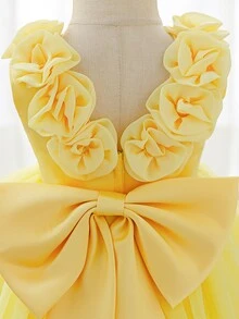 SHEIN Glamorique Kids 女嬰軟黃色緞面網紗正式禮服，附3D花朵、大蝴蝶結背部、蓬蓬裙，適合婚禮、生日派對花童，夏季優雅 - 黃色 - 查看 8