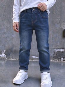 SHEIN 小男孩淺藍色修身棉質牛仔褲，時尚休閒牛仔風，輕量抓毛內裡，適合春夏秋冬四季穿著 - 深色水洗藍 - 查看 9