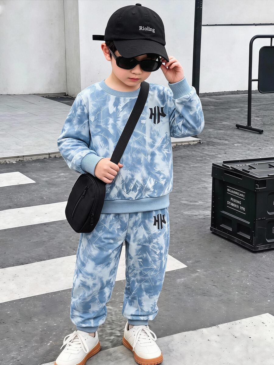 SHEIN 男童秋冬紮染數位印花運動套裝 2 件組,休閒圓領長袖上衣搭配收口長褲,兒童運動套裝 - 藍色 - 查看 1