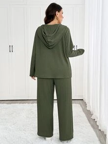 SHEIN LUNE طقم كاجوال من قطعتين للنساء بمقاسات كبيرة، ملابس علوية بغطاء رأس وحبل شد وجيوب وأكمام طويلة وبنطال، بلون موحد، للخريف - اخضر زيتون - مشاهدة 2