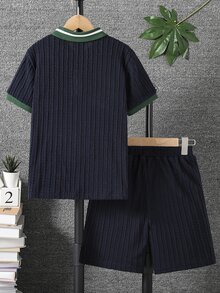 SHEIN Vacaura 2件套幼儿男童撞色滚边短袖上衣和短裤套装 - 藏蓝色 - 查看 2