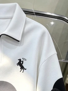 Manfinity Homme 黑色、白色、灰色不對稱波浪拼色馬標誌印花男士套裝，秋冬街頭時尚立領半拉鍊長袖衛衣，彈性腰抽繩寬腿運動長褲，適合日常休閒穿搭 2 件套 - 彩色 - 查看 3