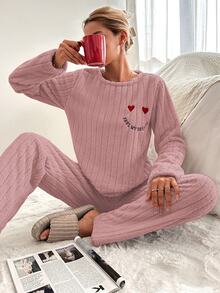 SHEIN طقم ملابس منزلية من الفلانيل بحجم طويل مع تطريز قلب وطباعة حروف - بطيخ وردي اللون - مشاهدة 1