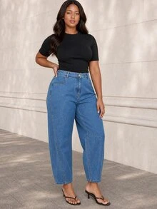 ELLERISSA Plus Size jeans i mediumtvätt med hög midja och smala barrelben i denim - Mediumtvätt - Visa 4