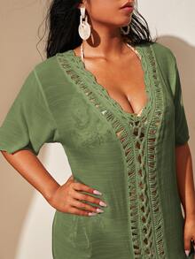 SHEIN Swim Curve 大码女式纯色 V 领短袖镂空休闲罩衫连衣裙夏季 - 軍綠色 - 查看 3