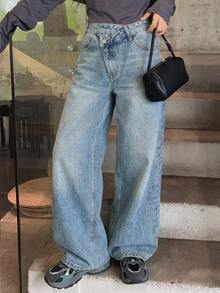 Dazy Kids Girls' Denim Jeans Spring/Summer New Style Back Pocket Rhinestone Flare Leg Jeans (Large) - Medium Wash - View 2
