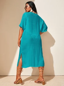 SHEIN Swim Curve 大尺碼女性度假單色中空寬鬆直身遮陽衣，V領短袖，夏季沙灘 - 水鴨藍 - 查看 2