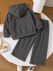 SHEIN Little Byeori 2件組兒童小男孩休閒簡約百搭日常舒適字母3D印花圖案連帽衫 寬鬆套頭灰色長袖衛衣 - 深灰色 - 查看 6