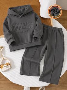 SHEIN Little Byeori 2件組兒童小男孩休閒簡約百搭日常舒適字母3D印花圖案連帽衫 寬鬆套頭灰色長袖衛衣 - 深灰色 - 查看 8
