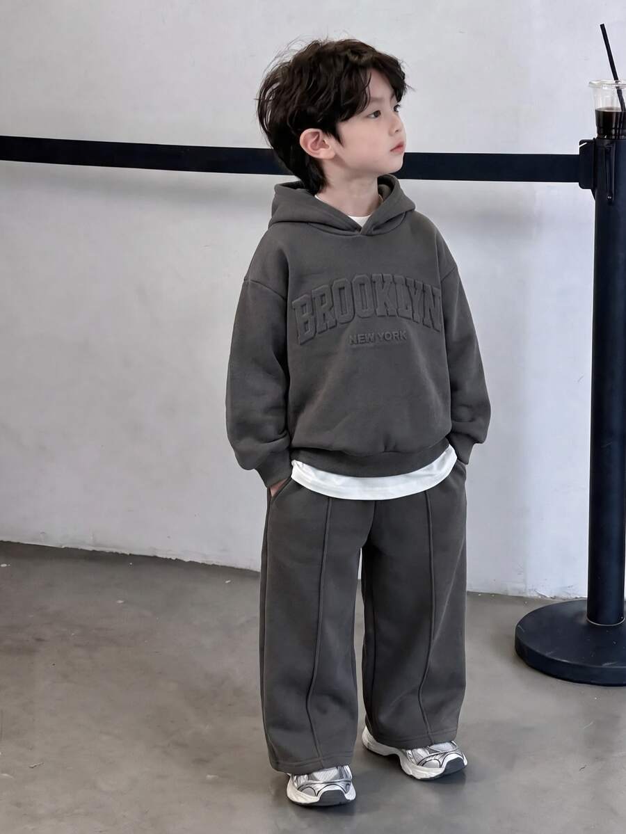 SHEIN Little Byeori 2件組兒童小男孩休閒簡約百搭日常舒適字母3D印花圖案連帽衫 寬鬆套頭灰色長袖衛衣 - 深灰色 - 查看 1